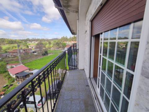 Apartamento T3 em Carregosa