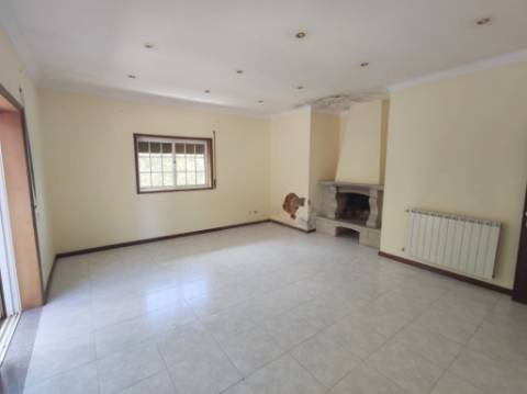 Apartamento T3 em Carregosa