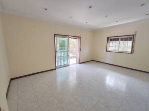 Apartamento T3 em Carregosa