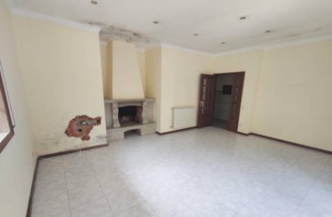 Apartamento T3 em Carregosa