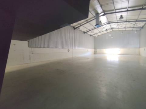 Armazém Industrial em São João da Madeira