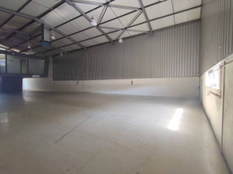 Armazém Industrial em São João da Madeira