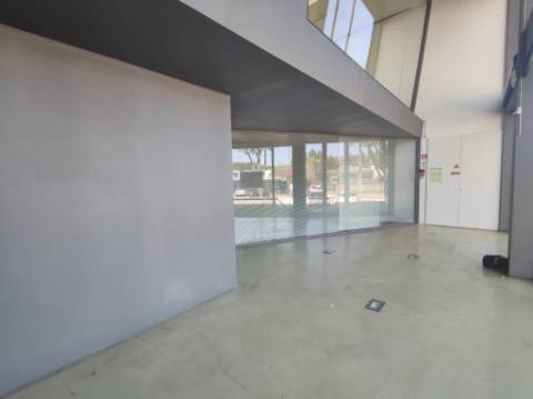 Armazém Industrial em São João da Madeira