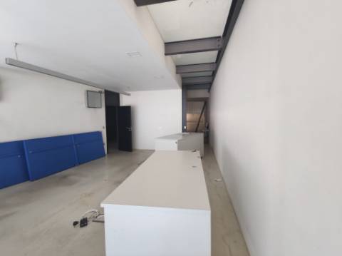 Armazém Industrial em São João da Madeira