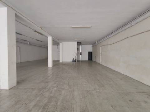 Armazém Industrial em São João da Madeira