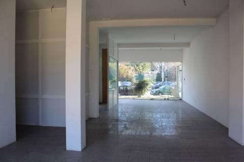 Loja comercial com 155 m2 em Santa Maria da Feira