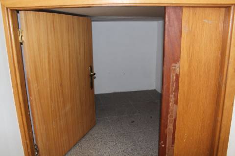 Loja comercial com 155 m2 em Santa Maria da Feira