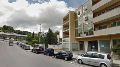 Loja comercial com 155 m2 em Santa Maria da Feira