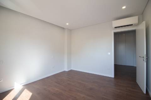 Apartamento Novo T4 +1 - Oliveira de Azeméis