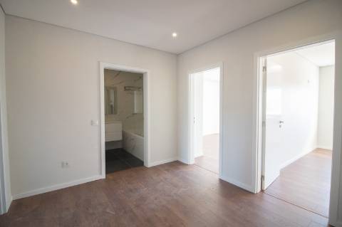 Apartamento Novo T4 +1 - Oliveira de Azeméis