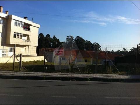 Terreno urbano em Cucujães