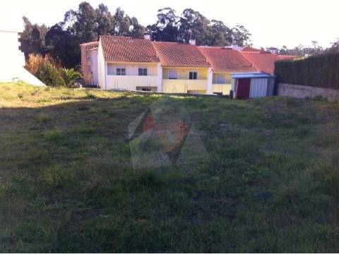 Terreno urbano em Cucujães