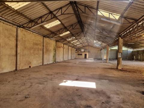 Prédio Urbano em Vilarinho do Bairro, Anadia