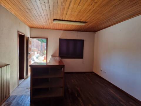 Prédio Urbano em Vilarinho do Bairro, Anadia