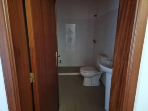 Prédio Urbano em Vilarinho do Bairro, Anadia