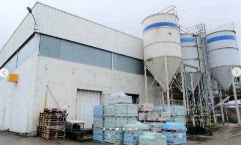 Armazém em Oiã, Oliveira do Bairro - Oportunidade de Investimento - Arrendado