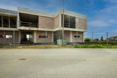 Moradia Geminada T4 em Oliveira de Azeméis - NOVA