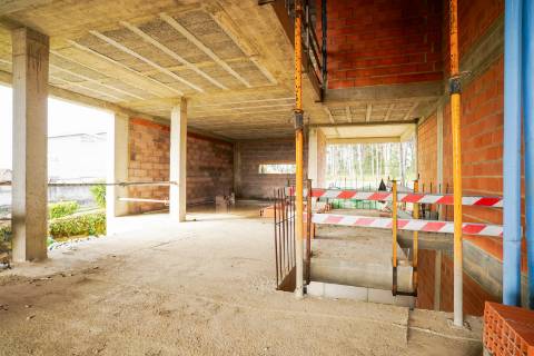 Moradia Geminada T4 em Oliveira de Azeméis - NOVA