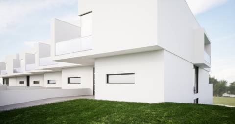 Moradia Geminada T4 em Oliveira de Azeméis - NOVA
