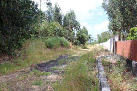Terreno para construção com 4.080 m2 em Rio Meão