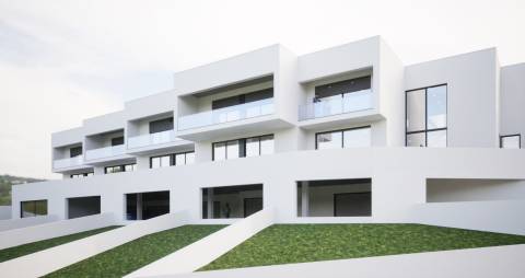 Moradia Geminada T3 em Oliveira de Azeméis - NOVA