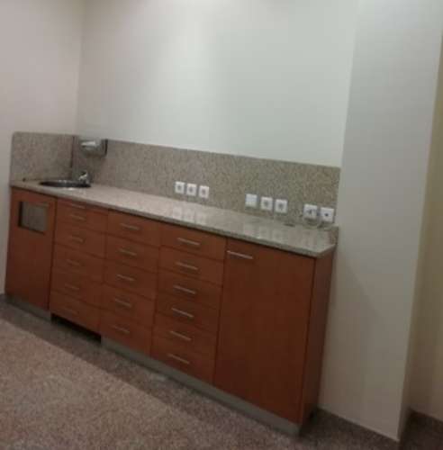 Loja em Lordelo do Ouro, Porto