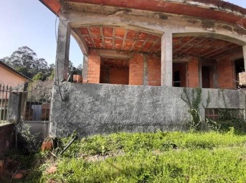 Moradia por Recuperar em Carregosa, Oliveira de Azeméis