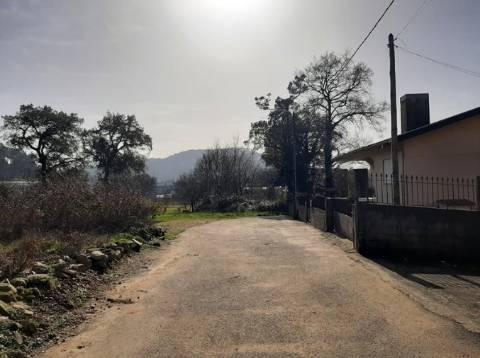 Moradia por Recuperar em Carregosa, Oliveira de Azeméis