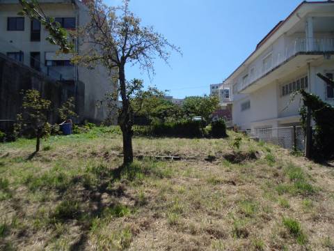 Terreno no centro de São João da Madeira