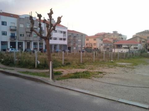 Terreno para construção em Espinho.
