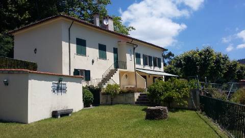 Moradia recuperada com fantástico espaço exterior em Oliveira de Azeméis