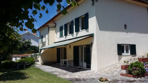 Moradia recuperada com fantástico espaço exterior em Oliveira de Azeméis