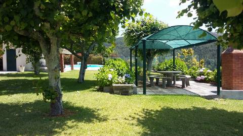 Moradia recuperada com fantástico espaço exterior em Oliveira de Azeméis