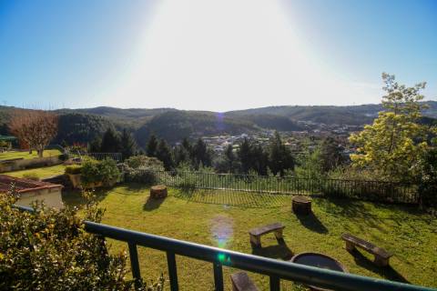 Moradia recuperada com fantástico espaço exterior em Oliveira de Azeméis