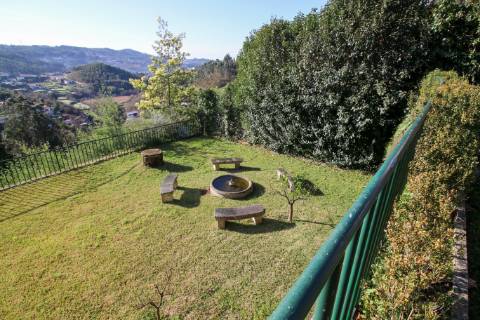 Moradia recuperada com fantástico espaço exterior em Oliveira de Azeméis