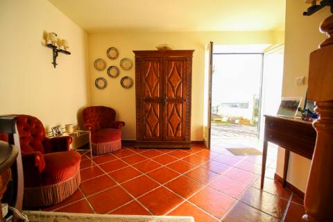 Moradia recuperada com fantástico espaço exterior em Oliveira de Azeméis