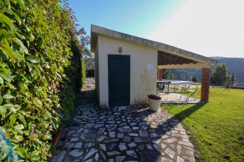 Moradia recuperada com fantástico espaço exterior em Oliveira de Azeméis