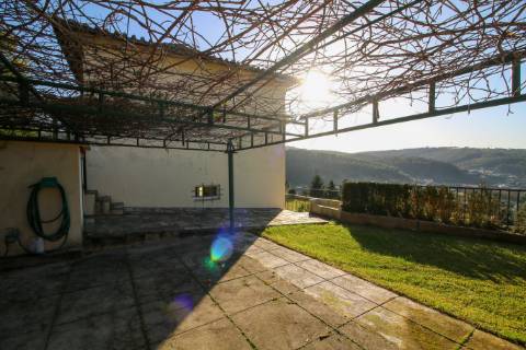 Moradia recuperada com fantástico espaço exterior em Oliveira de Azeméis