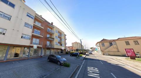 Loja com 121m2 em Esmoriz - Arrendada