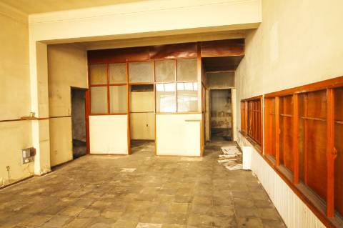 Casa de habitação e comércio em São João da Madeira