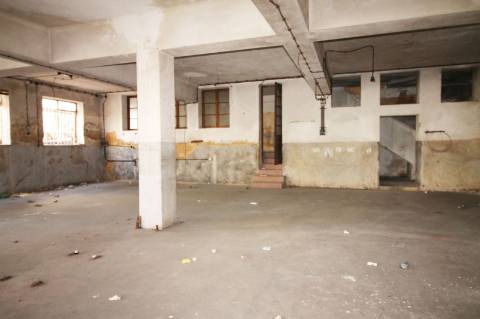 Casa de habitação e comércio em São João da Madeira