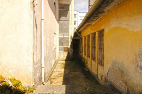 Casa de habitação e comércio em São João da Madeira