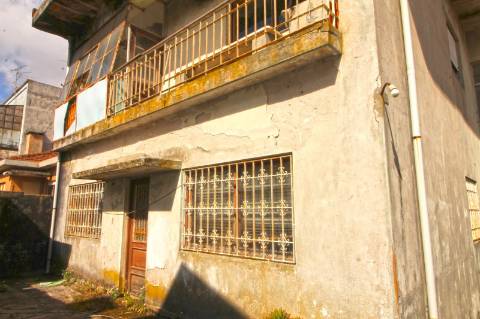 Casa de habitação e comércio em São João da Madeira