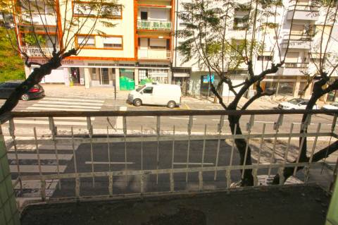 Casa de habitação e comércio em São João da Madeira