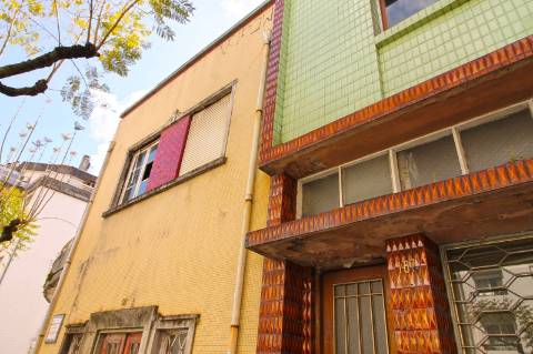 Casa de habitação e comércio em São João da Madeira