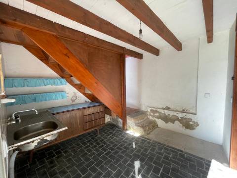 Duas Moradias em Alvarenga