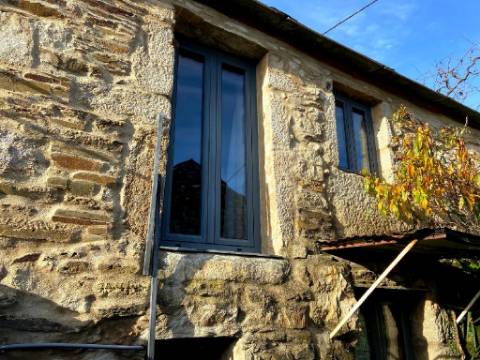 Duas Moradias em Alvarenga