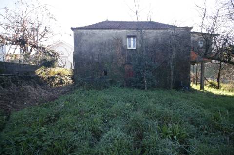 Moradia T3 em Junqueira, Vale de Cambra - Para Recuperar