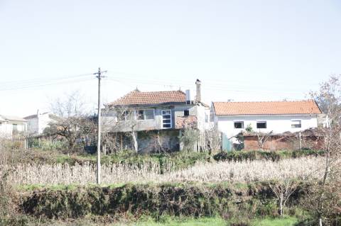 Moradia T3 em Junqueira, Vale de Cambra - Para Recuperar