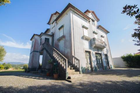 Moradia Isolada T7 em Cucujães